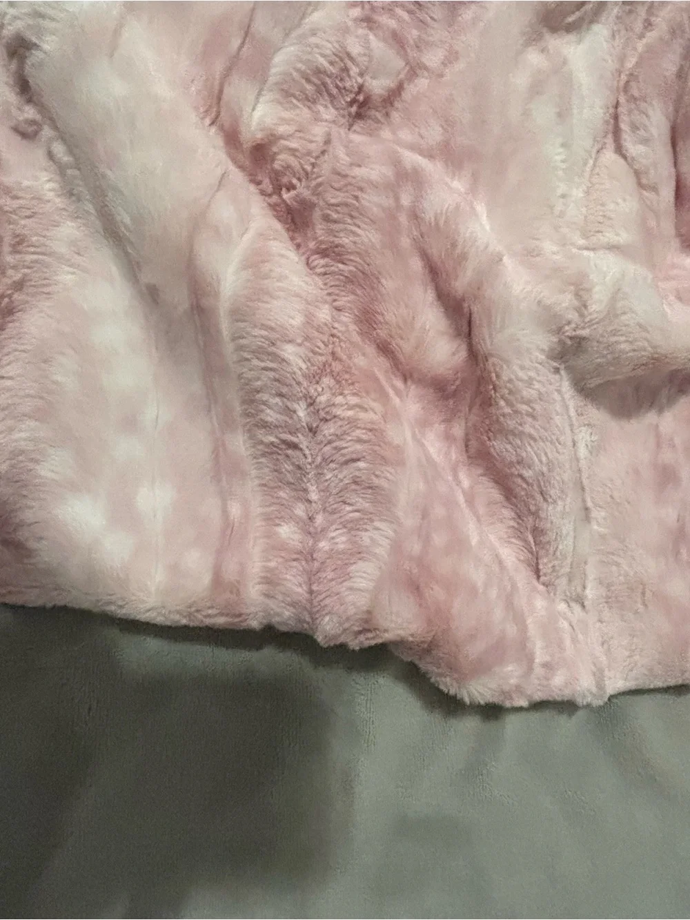 Rockin Royalty Baby Blanket  Pink Faux Fur, Satin Ruffle Edge USA NWT
